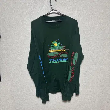 XLARGE 개구리 그래픽 트레이닝복