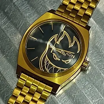 NIXON SPITFIRE