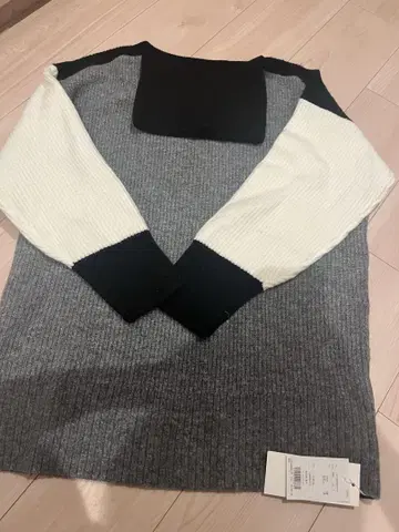 EGOIST 리브 배색 블록 스웨터 택 포함 미사용 새상품