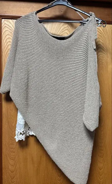 [새상품] ZARA 베이지 니트 비대칭