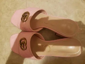 핑크 GG 로고 스퀘어토 샌들 핑크 샌들