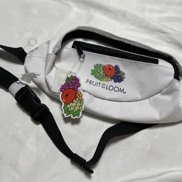 새상품 단종 프룻 오브 더 룸 바디백 화이트