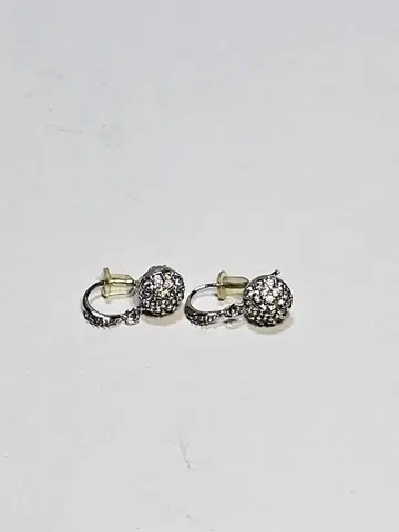 SWAROVSKI 스와로브스키 원형 귀걸이 (양쪽 귀용)