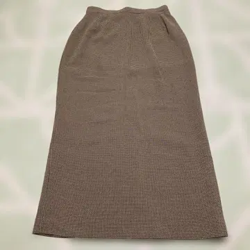 브라운과 베이지 하운드투스 패턴 롱 스커트