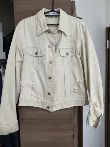 크림색 데님 자켓