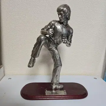 브루스 리 입상