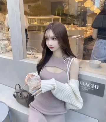 Lumignon ribbon shoulder knit ensemble