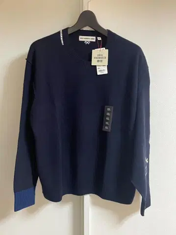 [ 새상품 택 포함 ] UNIQLO 안야 힌드마치 스웨터 3XL