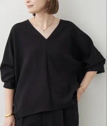 Deuxieme Classe 트리아세 조젯 V넥 풀오버
