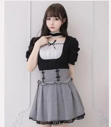 Pium 라운드 프릴 초커 반팔 티셔츠 블랙