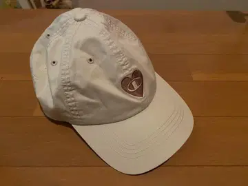 챔피언 베이지 캡 하트 자수