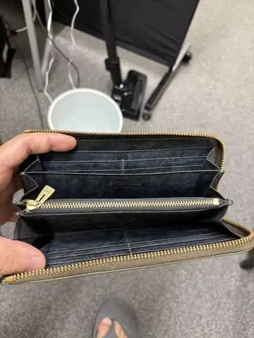다크 브라운 가죽 장지갑