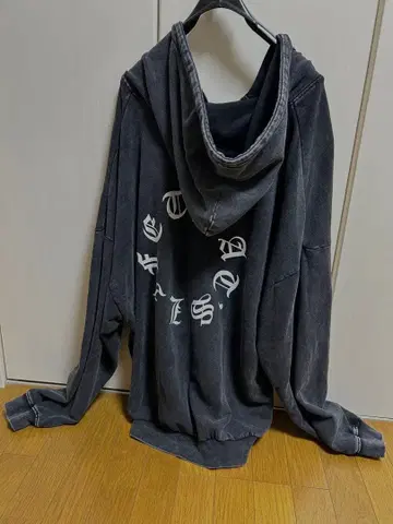 That's life 지퍼 후드티 BLACK