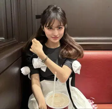 Bibiy. ROSETTE TEE pop up 한정 컬러