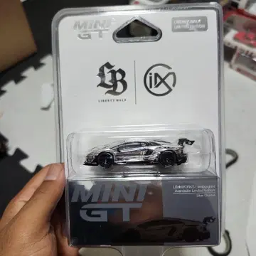 MINI GT 람보르기니 아 벤타도르 LP750-4