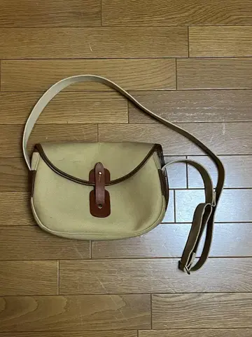 Quality Gunslips 숄더백 베이지