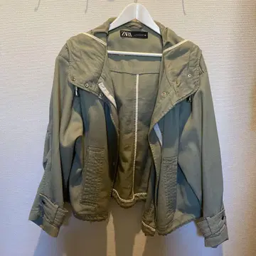 ZARA 밀리터리 자켓