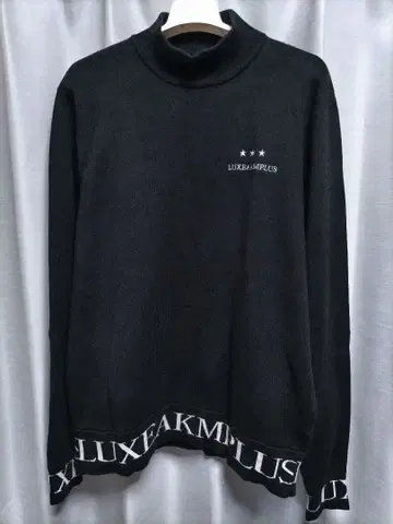 LUXEAKMPLUS 모크넥 니트 스웨터 블랙