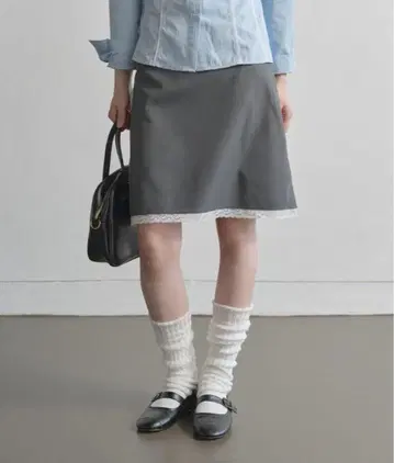 [ UNE ORIGINAL ] 사이드 집업 미디 A라인 레이스 스커트