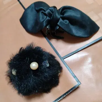 새틴 리본과 퍼 헤어 액세서리 세트
