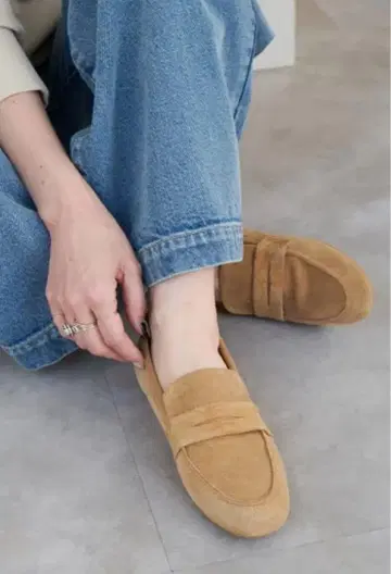 Spick and Span 스웨이드 로퍼