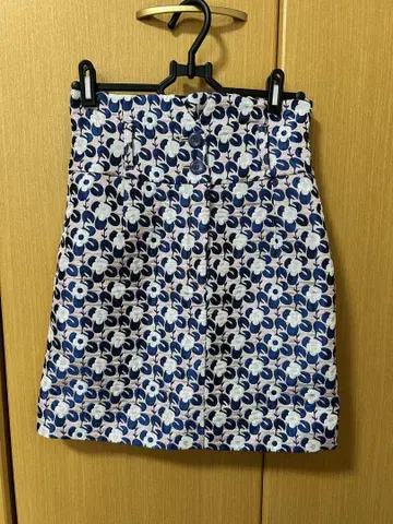 릴리 브라운 라메 스커트