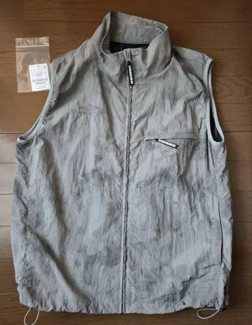 프릭스스토어 x UMBRO 별주 Nylon Full Zip Vest