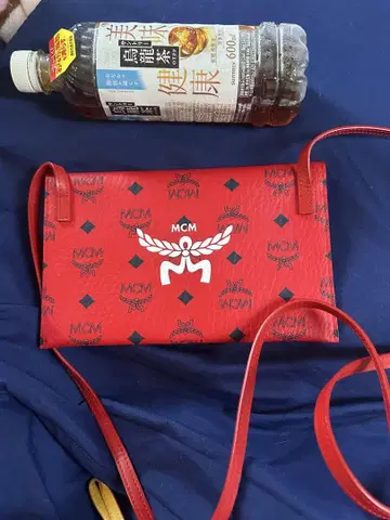 MCM 레드 숄더백