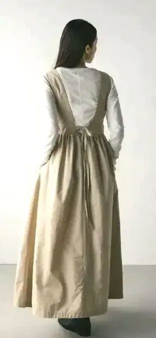 stylemixer 딥 V 오버롤 스커트 M 사이즈 베이지