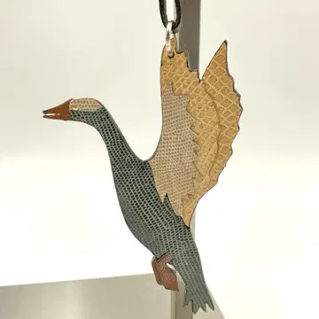 [레어/새상품급] 에트로 스완 새 가죽 참 키링 이탈리아제