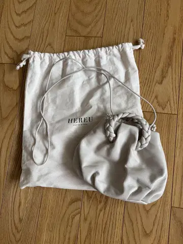 HEREU 본본 스몰 백