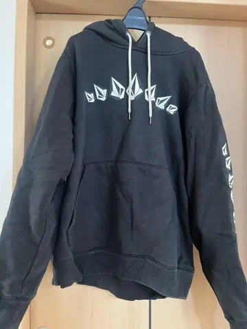 VOLCOM 후드티 L 사이즈