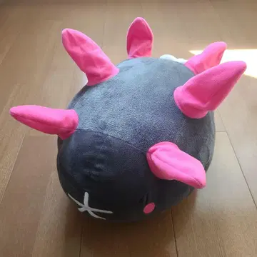 그레이와 핑크 봉제 인형