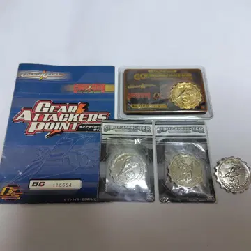 크러쉬 기어 골드 기어 파이터 라이선스 카드와 실버 배치 세트