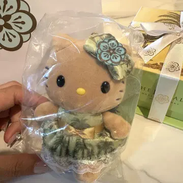 헬로키티 봉제 인형 그린 컬러 드레스