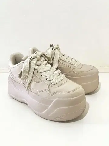 ZARA 통굽 스니커즈