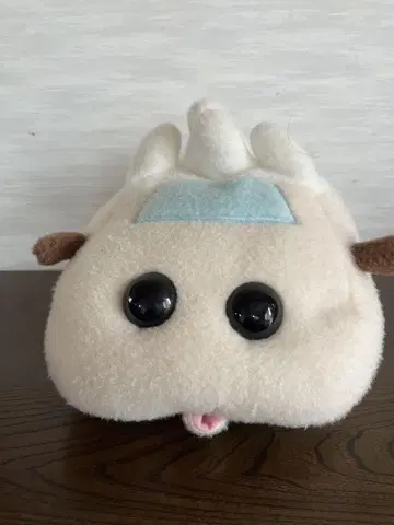 모루카 크림색 자동차형 봉제 인형