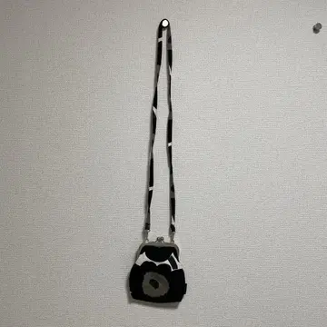 marimekko 꽃무늬 숄더백 블랙