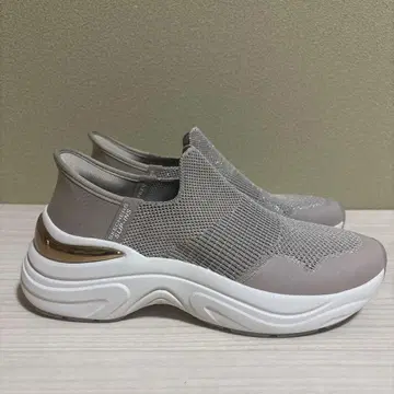 스케쳐스 슬립인즈: 헤이즐 - 프리야