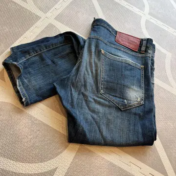 가격 인하 DSQUARED2 데미지 데님 Size 50