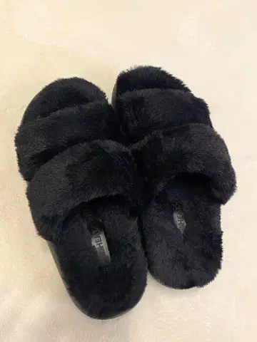 블랙 퍼 샌들 S 사이즈 [새상품급]