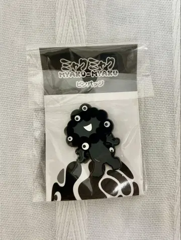 블랙 미야쿠미야쿠 핀 배지 블랙 2025년