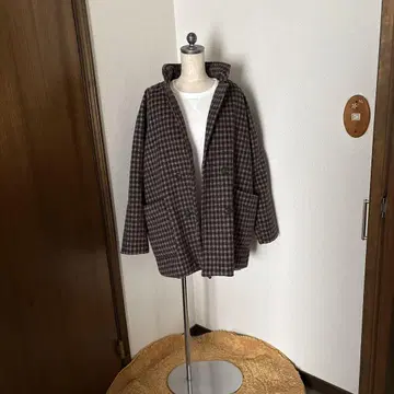 브라운 체크 무늬 코트