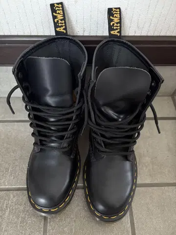 [ 새상품급 ] Dr.Martens 8홀 부츠