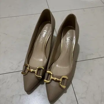 Diana altemis 베이지 스틸레토 펌프스