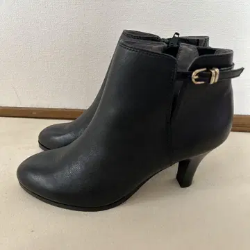 블랙 지퍼 부티 [미사용 새상품]