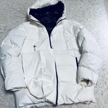 유니클로 플러스 제이 화이트 다운 자켓 후드 부착 XL
