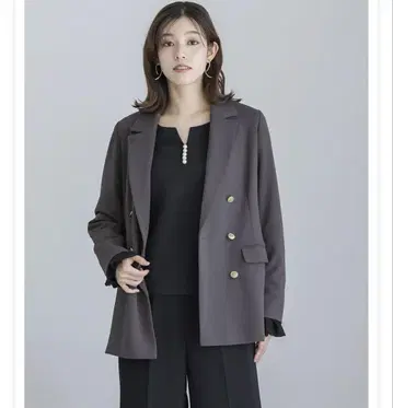 화이트 조라 테일러드 자켓 더블 버튼