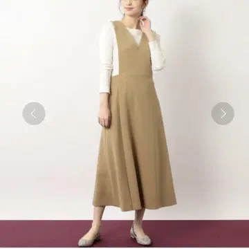 그린 라벨 릴랙싱 V넥 오버롤 스커트 베이지