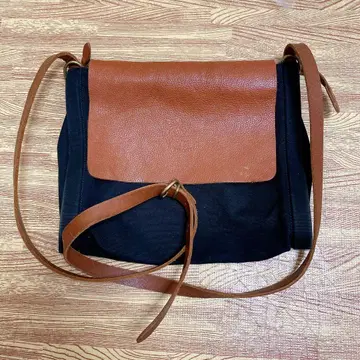 일비종떼 블랙 캔버스와 브라운 가죽 숄더백